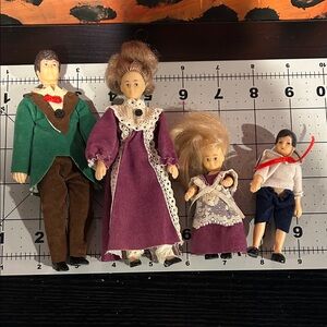 Vintage 1988 Horsman Victorian Doll House Family